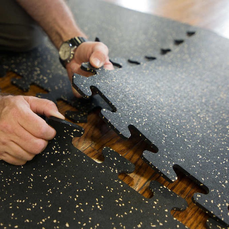Rubber gym flooring tiles 