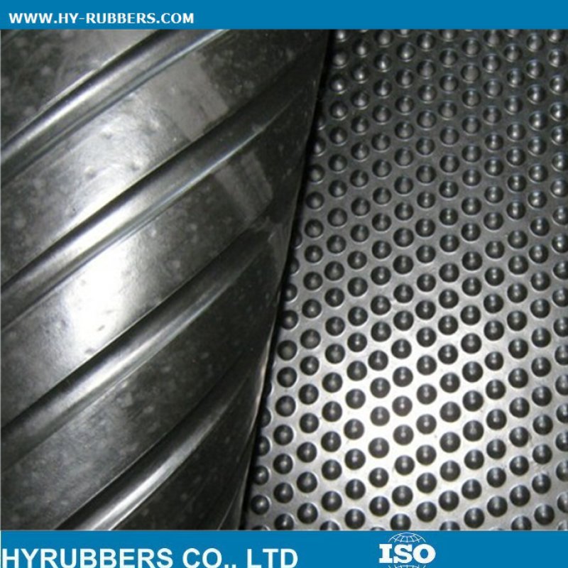 Rounddotstablemat2682